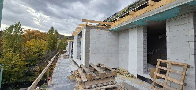 Eladó téglalakás, Budapesten, III. kerületben 196.565 M Ft