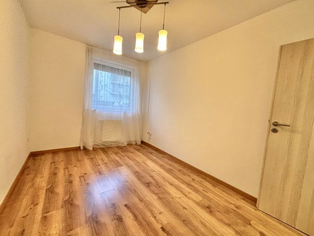 Kiadó téglalakás, albérlet, IX. kerületben, Lenhossék utcában