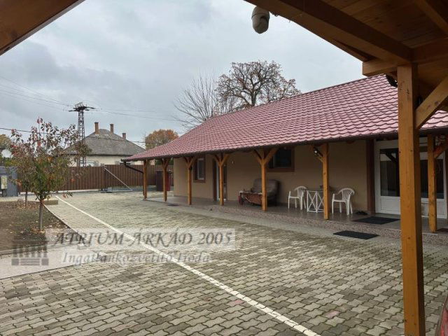 Eladó családi ház, Ercsiben 50.99 M Ft, 3 szobás