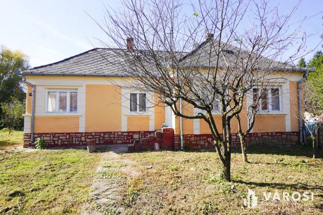 Eladó családi ház, Bakonybélben 49.9 M Ft, 2 szobás