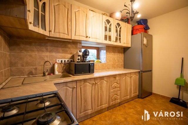 Eladó családi ház, Sukorón 75 M Ft, 3 szobás