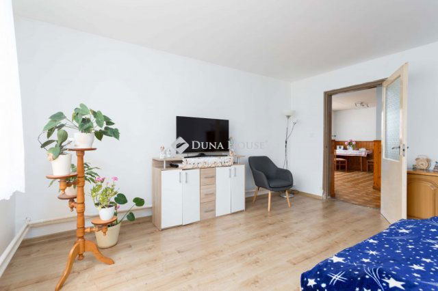 Eladó családi ház, Bezenyén 47.9 M Ft, 3 szobás