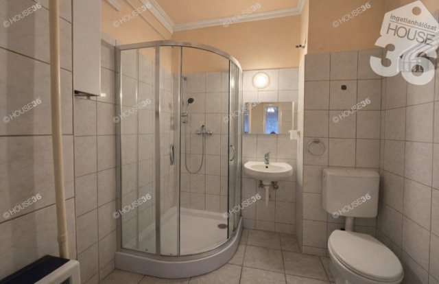 Eladó téglalakás, Nagykőrösön 37.8 M Ft, 2 szobás