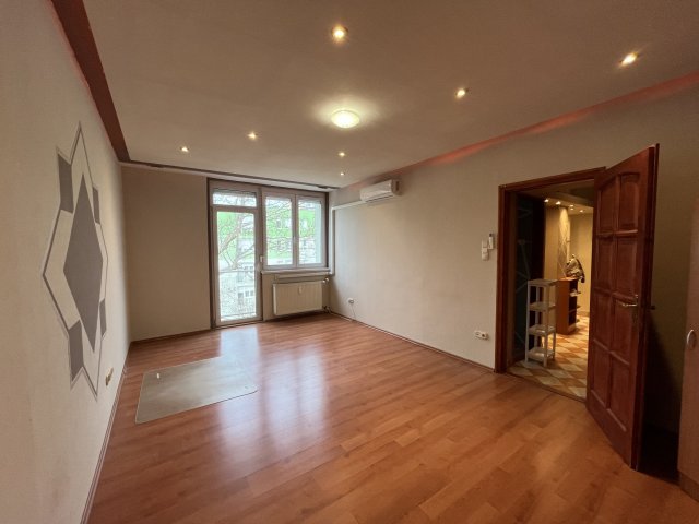 Kiadó téglalakás, albérlet, XVIII. kerületben, Építő utcában