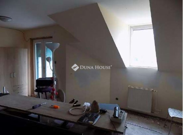 Eladó családi ház, Szentendrén 349.5 M Ft, 7 szobás