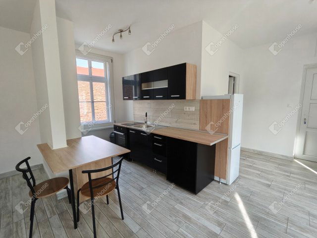 Kiadó téglalakás, albérlet, Kőszegen 180 E Ft / hó, 1 szobás