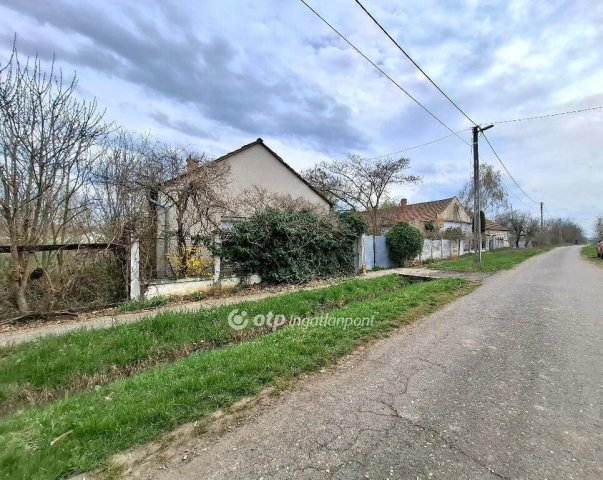 Eladó családi ház, Körösszegapátin 14.9 M Ft, 1+1 szobás