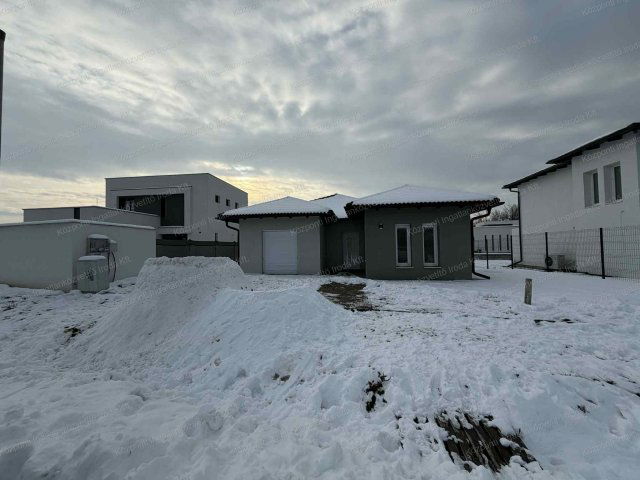 Eladó családi ház, Siófokon 159.9 M Ft, 5 szobás