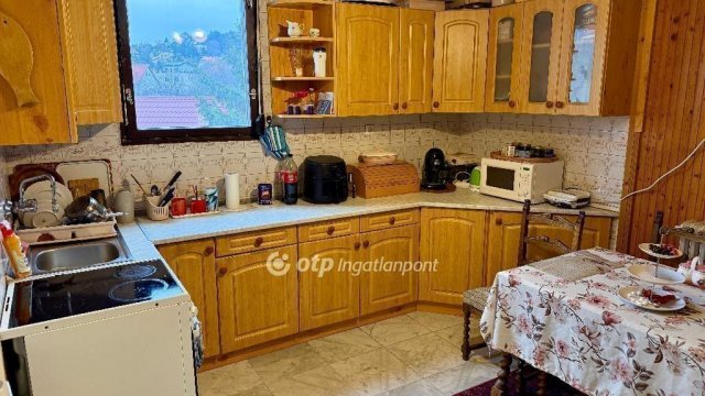 Eladó téglalakás, Budapesten, XI. kerületben 100 M Ft