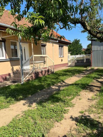 Eladó családi ház, Újfehértón 44 M Ft, 3 szobás