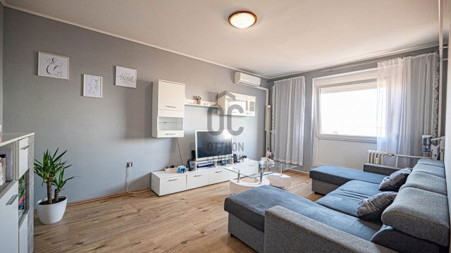 Eladó panellakás, Szekszárdon, Dr. Hirling Ádám utcában