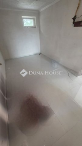 Eladó családi ház, Farmoson 22.9 M Ft, 1 szobás