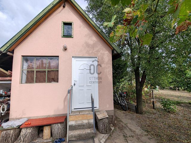Eladó családi ház, Győrött 11 M Ft, 1 szobás