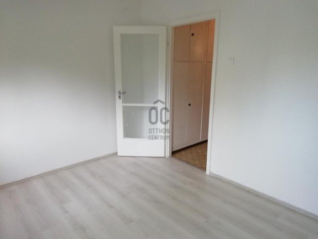 Eladó téglalakás, Zalaegerszegen 54 M Ft, 4 szobás