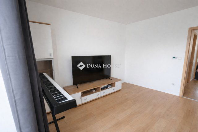 Eladó téglalakás, Győrött 67.99 M Ft, 2 szobás