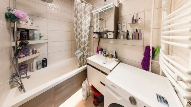 Eladó téglalakás, Budapesten, XX. kerületben 82.9 M Ft, 3 szobás