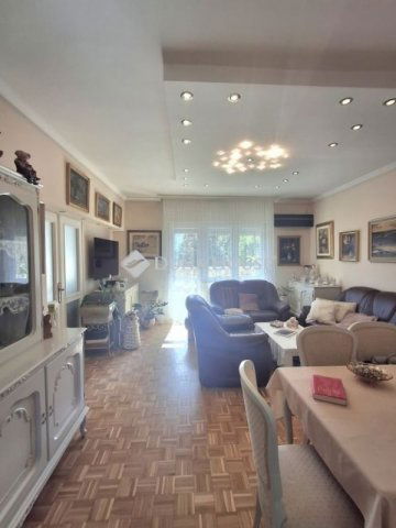 Eladó téglalakás, Debrecenben 114 M Ft, 3 szobás