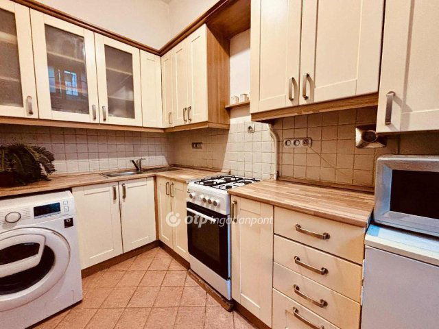 Eladó téglalakás, Budapesten, VII. kerületben 46.9 M Ft