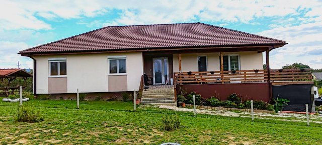 Eladó családi ház, Balatonbogláron 155 M Ft, 4 szobás