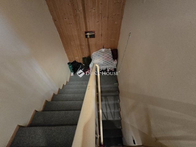 Eladó téglalakás, Pécsett 68.9 M Ft, 4 szobás