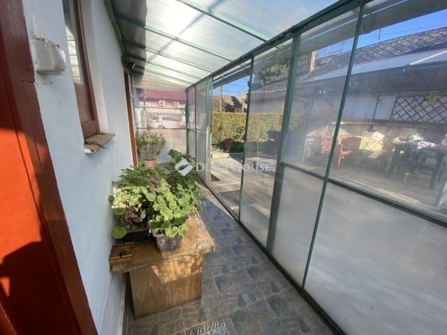 Eladó családi ház, Pécelen 43.9 M Ft, 3 szobás