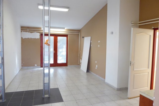 Kiadó ipari ingatlan, Pécsett, Megyeri úton 75 E Ft / hó