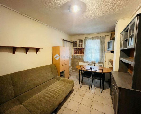 Eladó családi ház, Balatonfüreden 45.9 M Ft, 1 szobás