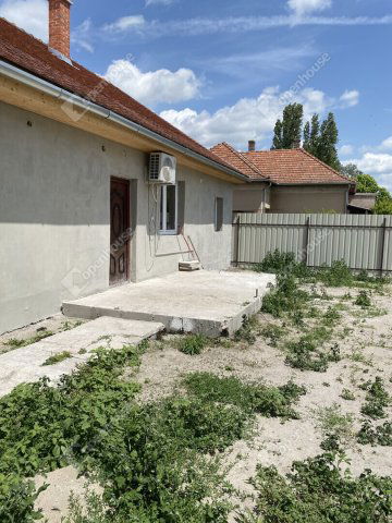 Eladó családi ház, Kisteleken 35 M Ft, 5 szobás