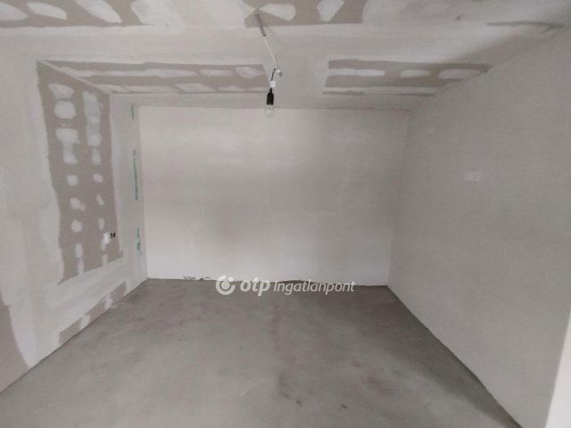 Eladó ikerház, Mohácson 15.9 M Ft, 2 szobás