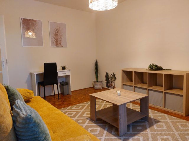 Kiadó téglalakás, albérlet, Szolnokon 130 E Ft / hó, 1 szobás