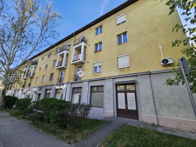 Eladó téglalakás, Tatabányán, Huba Vezér utcában 42.5 M Ft