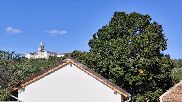 Eladó családi ház, Pannonhalmán 85 M Ft, 3 szobás