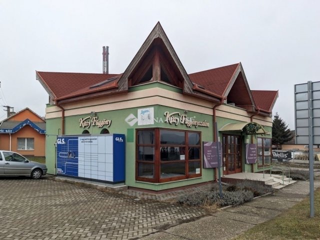 Eladó üzlethelyiség, Dorogon 99.2 M Ft, 1 szobás