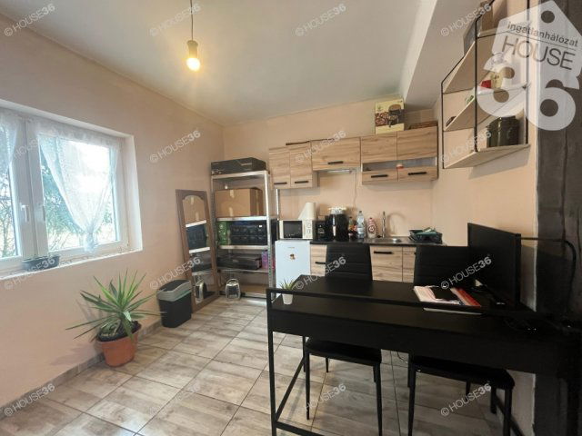 Eladó családi ház, Kecskeméten 29.99 M Ft, 1 szobás