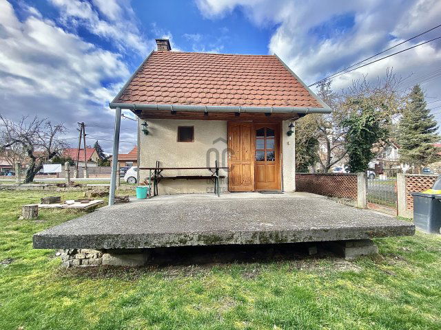 Eladó családi ház, Győrött 34.9 M Ft, 1 szobás