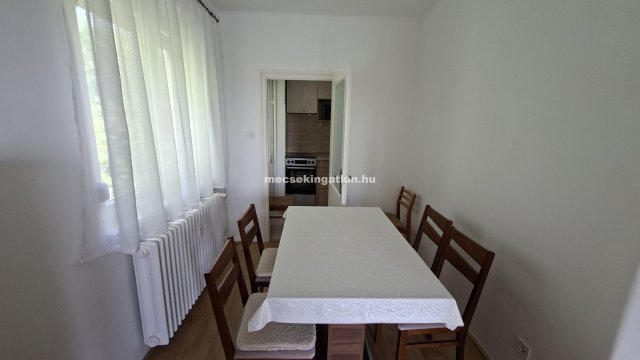 Kiadó téglalakás, albérlet, Pécsett 190 E Ft / hó, 2 szobás
