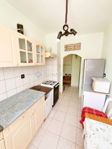 Eladó panellakás, Balatonalmádiban 48 M Ft, 3 szobás
