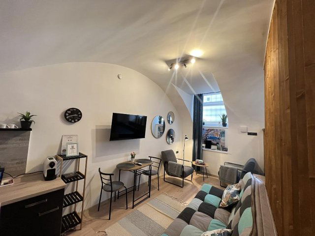 Eladó téglalakás, Budapesten, VI. kerületben 32 M Ft, 1 szobás