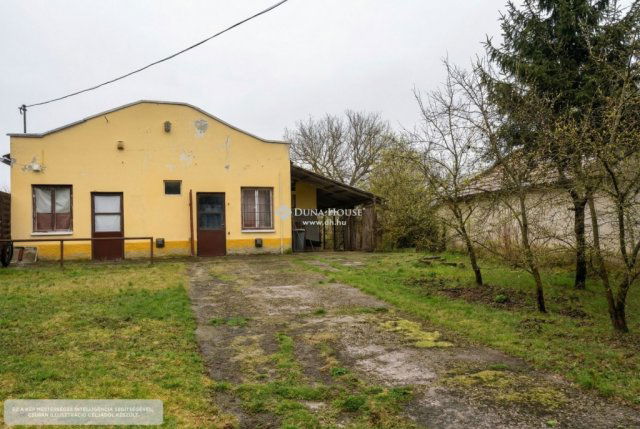 Eladó üzlethelyiség, Erdőkövesden 19.8 M Ft