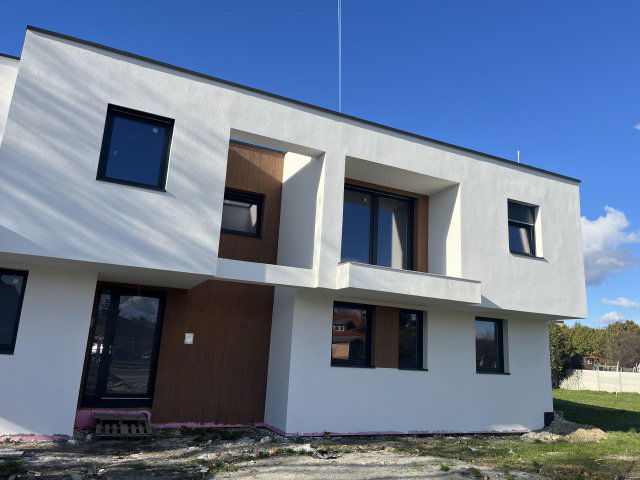 Eladó téglalakás, Mosonmagyaróváron 60.9 M Ft, 3 szobás