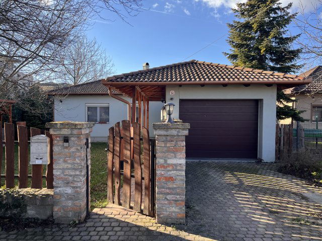 Eladó családi ház, Kápolnásnyéken 159 M Ft, 5 szobás