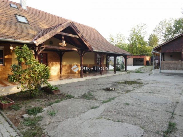 Kiadó családi ház, albérlet, Gödöllőn 250 E Ft / hó