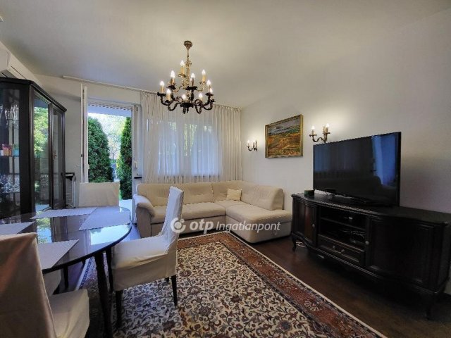 Eladó téglalakás, Siófokon 119.9 M Ft, 3 szobás