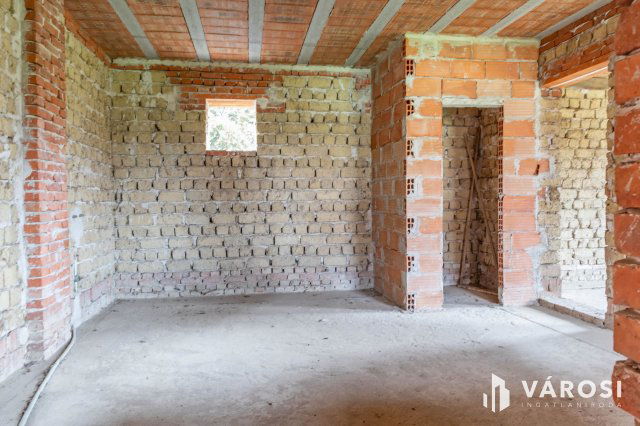 Eladó családi ház, Újirázon 89.8 M Ft, 7 szobás