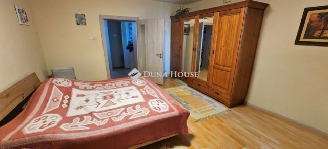 Eladó családi ház, Tápiószecsőn 159.99 M Ft, 6 szobás