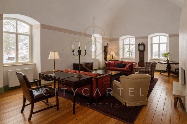 Eladó családi ház, Legénden 733.9 M Ft, 9 szobás