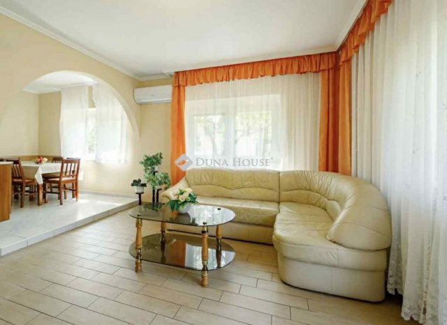 Eladó ikerház, Zamárdiban 108 M Ft, 6 szobás