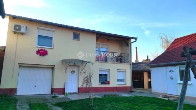 Eladó családi ház, Mohácson 53 M Ft, 5 szobás
