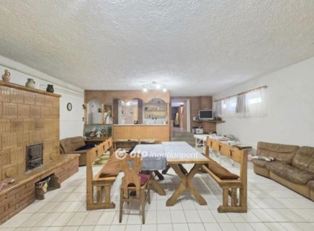 Eladó családi ház, Zalaegerszegen 150 M Ft, 8 szobás