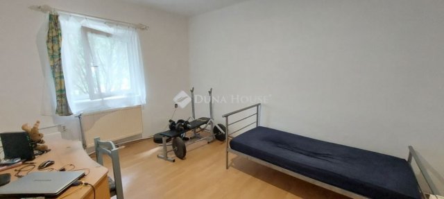 Eladó családi ház, Szárligeten 85 M Ft, 4 szobás